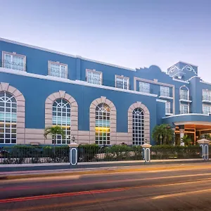 Mercedes Curio Collection By Hilton Mérida